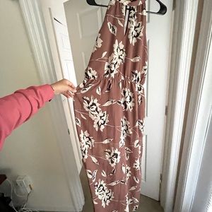 Mauve floral maxi dress! 🖤